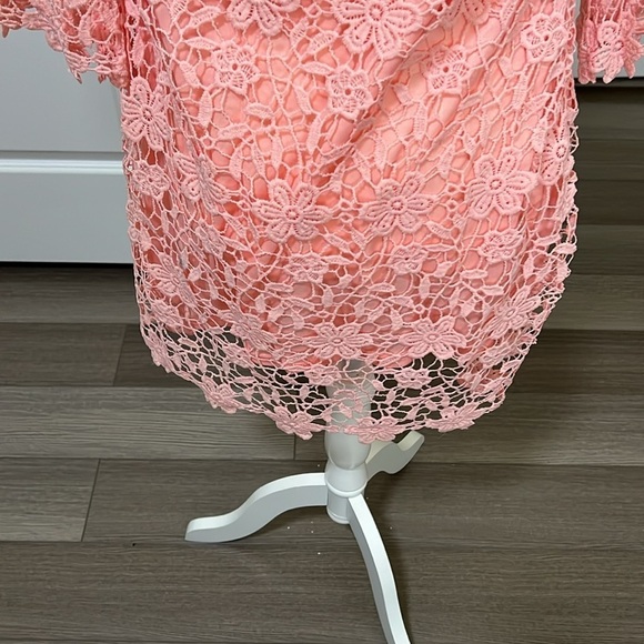 Pink lace dress - Picture 5 of 8